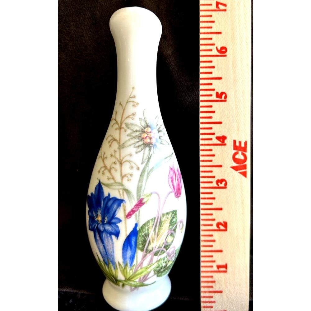 VTG inhalt 0,1 L pitcher ceramic jug Germany Bavaria Blue Pink Flowers